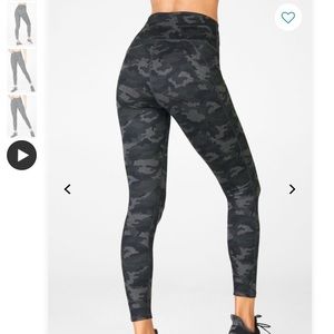 Fabletics High-Waisted Printed Powerhold 7/8